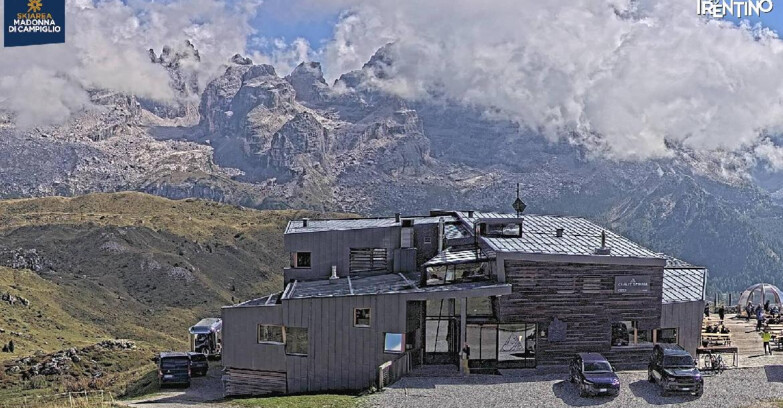 Webcam Madonna di Campiglio (Skiarea Campiglio Dolomiti di Brenta - Val di Sole Val Rendena) - Chalet Spinale