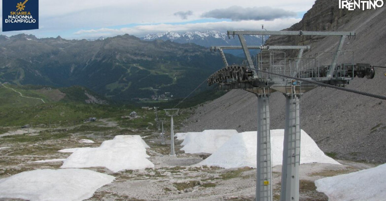 Webcam Madonna di Campiglio (Skiarea Campiglio Dolomiti di Brenta - Val di Sole Val Rendena) - From Grostè 