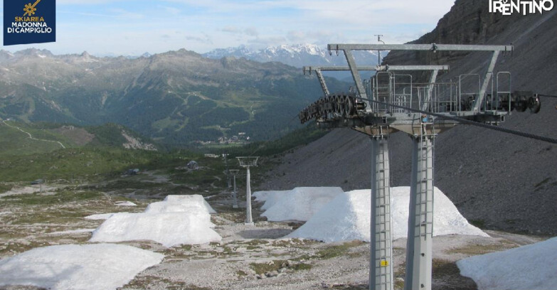 Webcam Madonna di Campiglio (Skiarea Campiglio Dolomiti di Brenta - Val di Sole Val Rendena) - From Grostè 