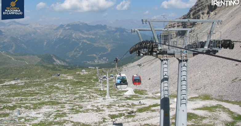 Webcam Madonna di Campiglio (Skiarea Campiglio Dolomiti di Brenta - Val di Sole Val Rendena) - From Grostè 