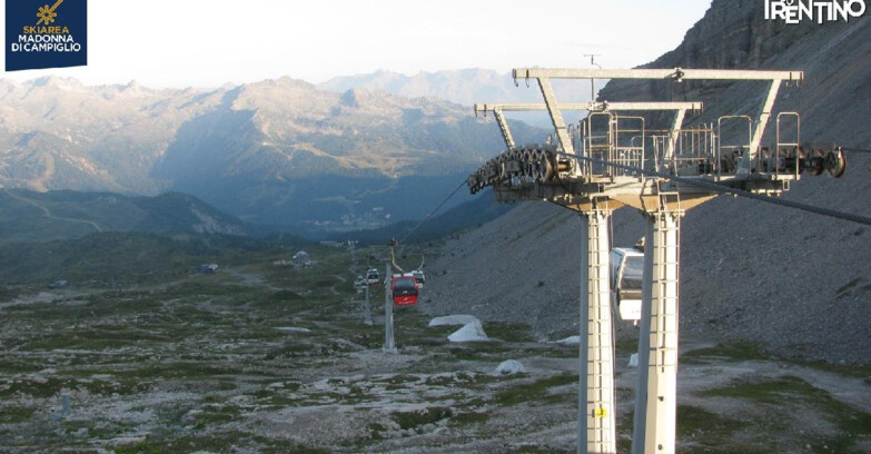 Webcam Madonna di Campiglio (Skiarea Campiglio Dolomiti di Brenta - Val di Sole Val Rendena) - From Grostè 