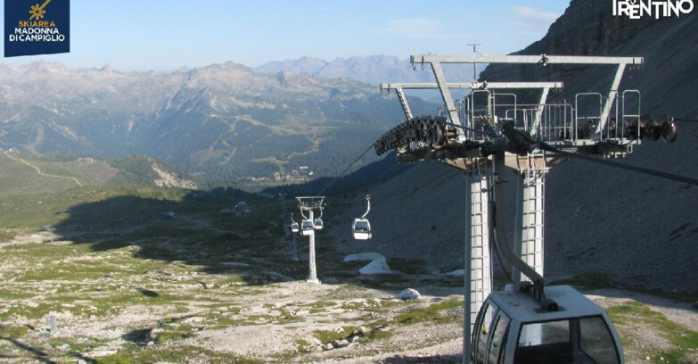 Webcam Madonna di Campiglio (Skiarea Campiglio Dolomiti di Brenta - Val di Sole Val Rendena) - From Grostè 
