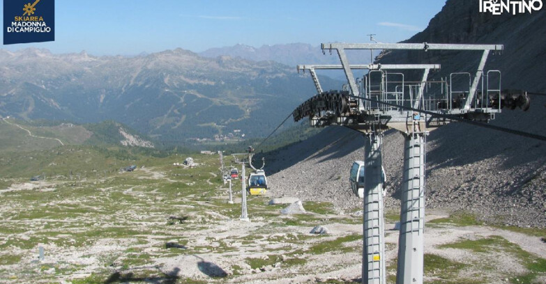 Webcam Madonna di Campiglio (Skiarea Campiglio Dolomiti di Brenta - Val di Sole Val Rendena) - From Grostè 