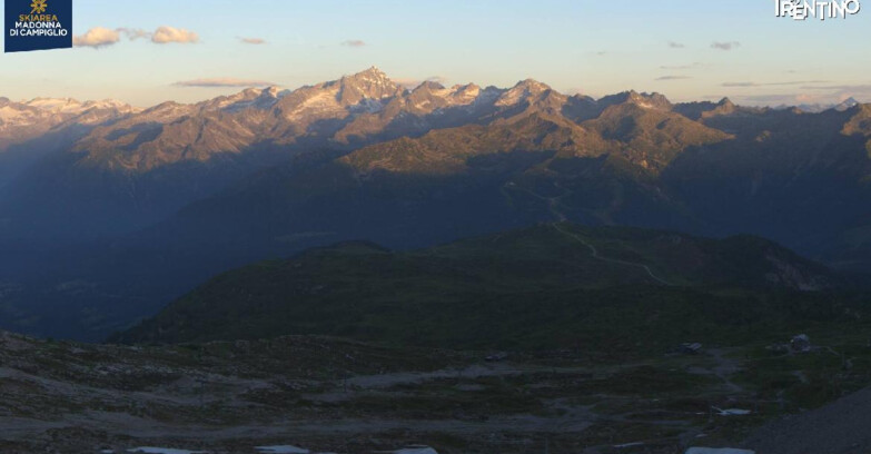 Webcam Madonna di Campiglio (Skiarea Campiglio Dolomiti di Brenta - Val di Sole Val Rendena) - Grostè Area
