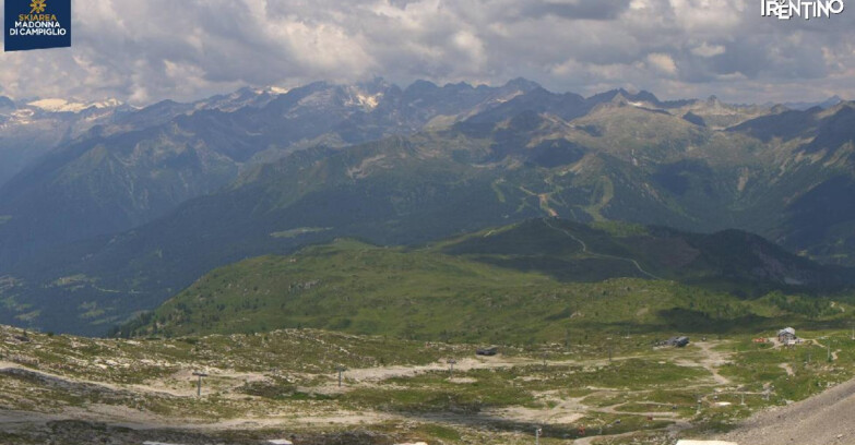 Webcam Madonna di Campiglio (Skiarea Campiglio Dolomiti di Brenta - Val di Sole Val Rendena) - Grostè Area