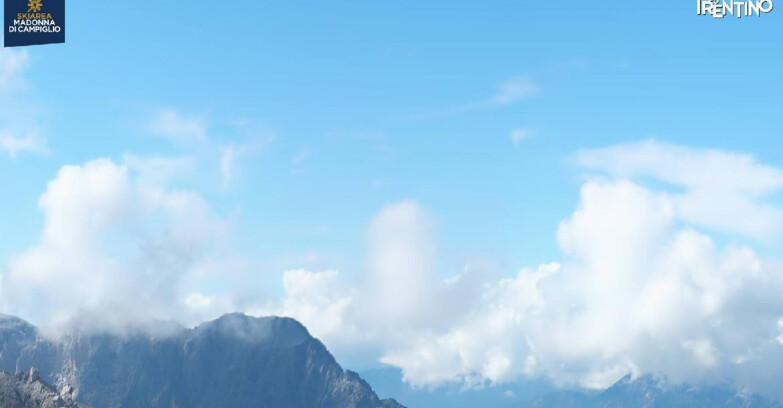 Webcam Madonna di Campiglio (Skiarea Campiglio Dolomiti di Brenta - Val di Sole Val Rendena) - Grostè Area